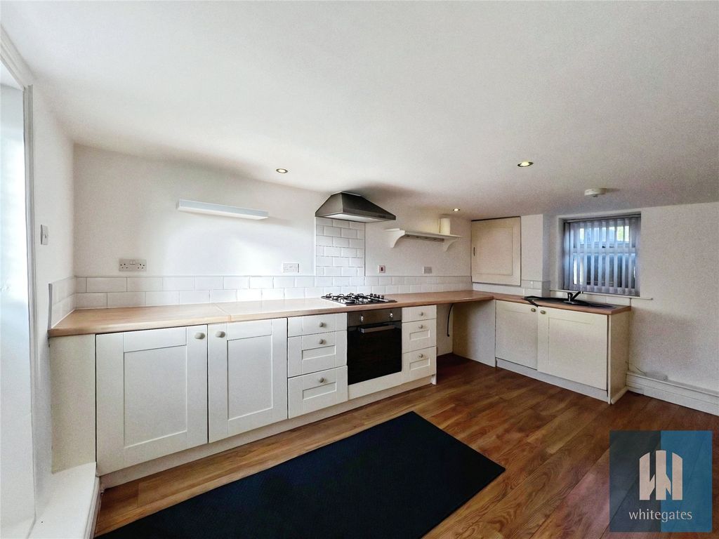 Property photo 3 of 17 Picture No. 12