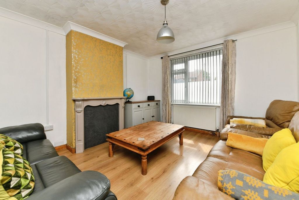 Property photo 2 of 29