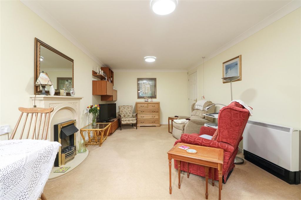 Property photo 3 of 11