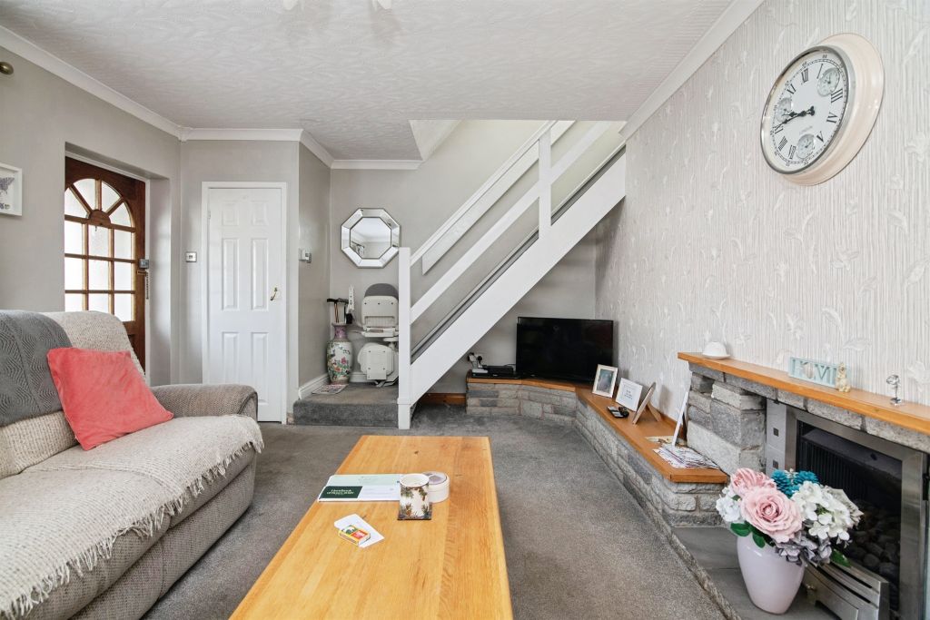 Property photo 2 of 28