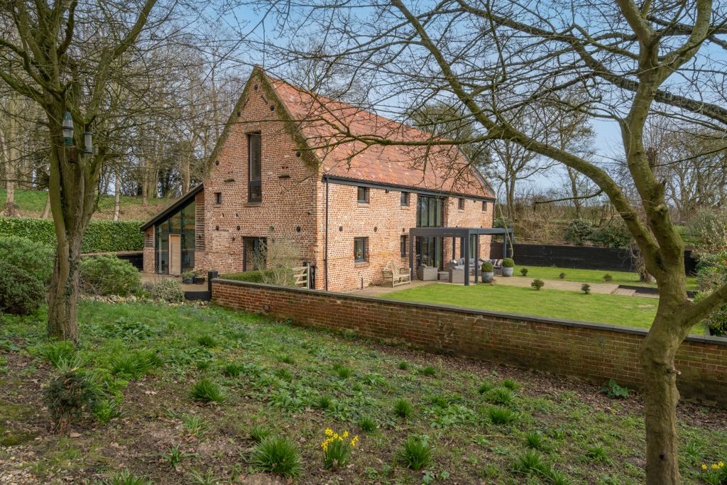 Property photo 1 of 35