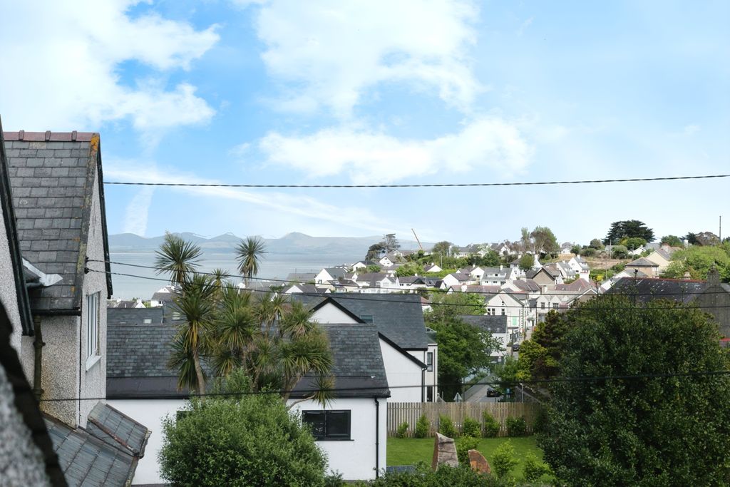 Property photo 2 of 17 Photography