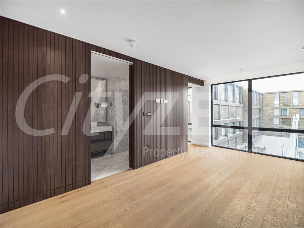 Property photo 2 of 45 Bedroom