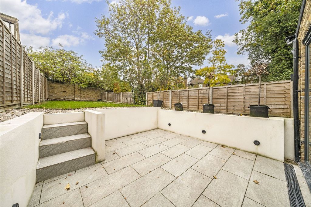 Property photo 3 of 14 Picture No. 17