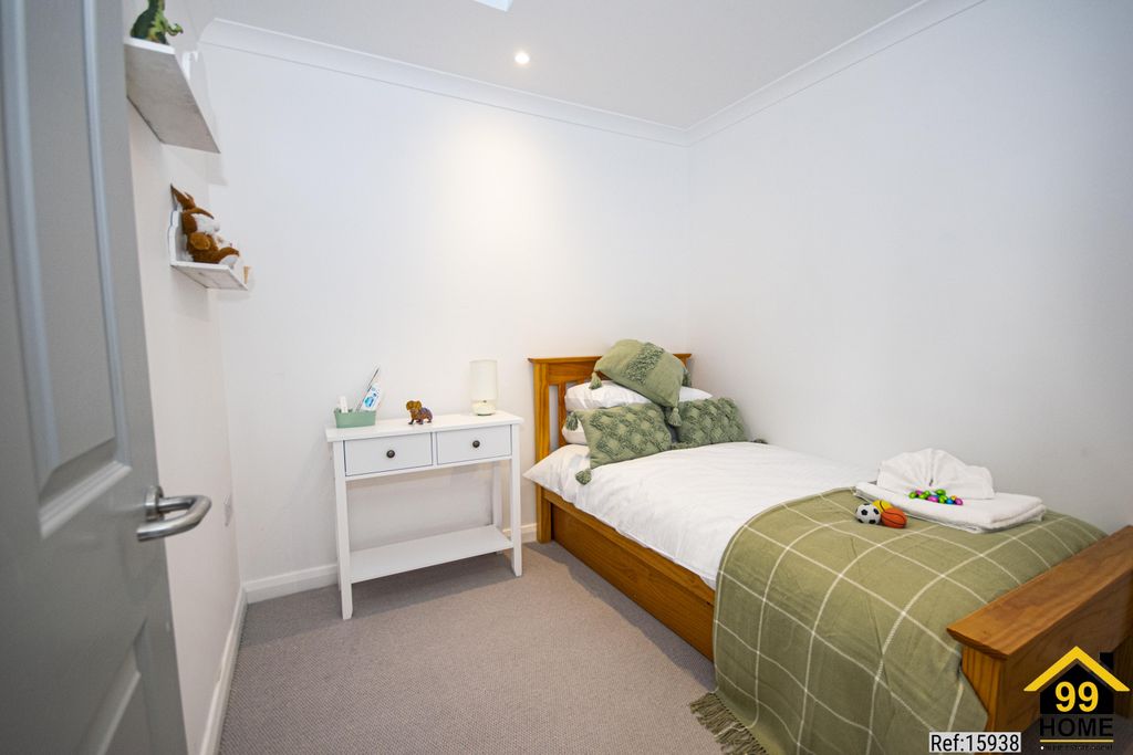 Property photo 3 of 9 Photo 2