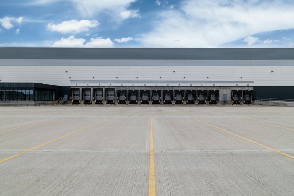 Property photo 3 of 10 Ext 2.Jpeg