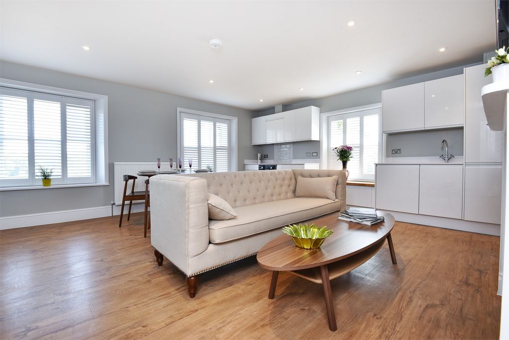 Property photo 2 of 8 Picture 02