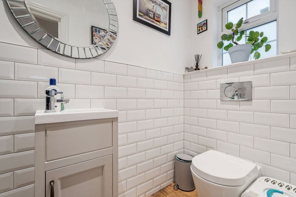 Property photo 3 of 23