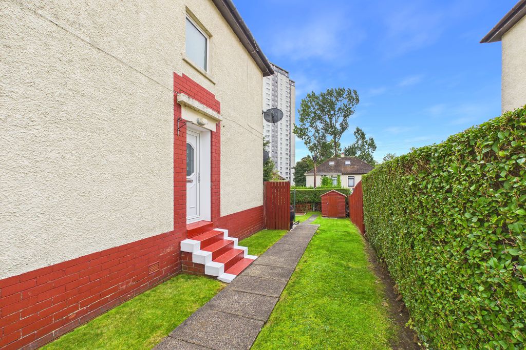 Property photo 2 of 30 Cam05526G0-Pr0216-Still027