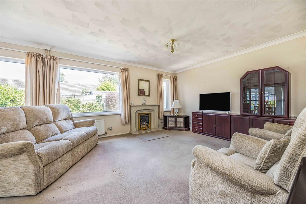 Property photo 3 of 16 Birch Tree Drive, Emsworth-Small-Porticomarketing-