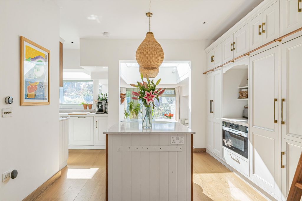 Property photo 2 of 37 Image