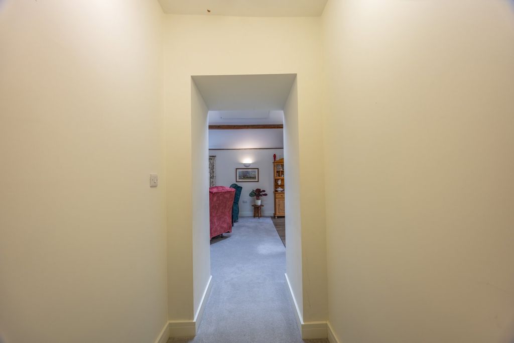 Property photo 3 of 47