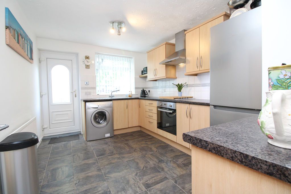 Property photo 3 of 15 Kitchen