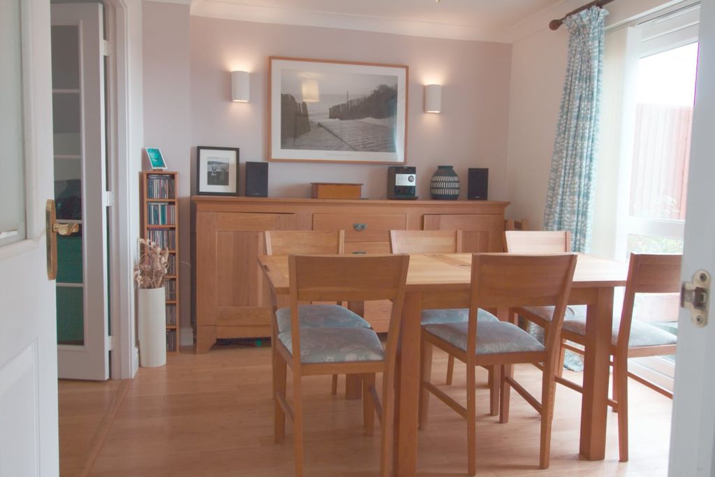 4 bed detached house for saleCwrt Aethen, Pencoedtre CF63 photo 4