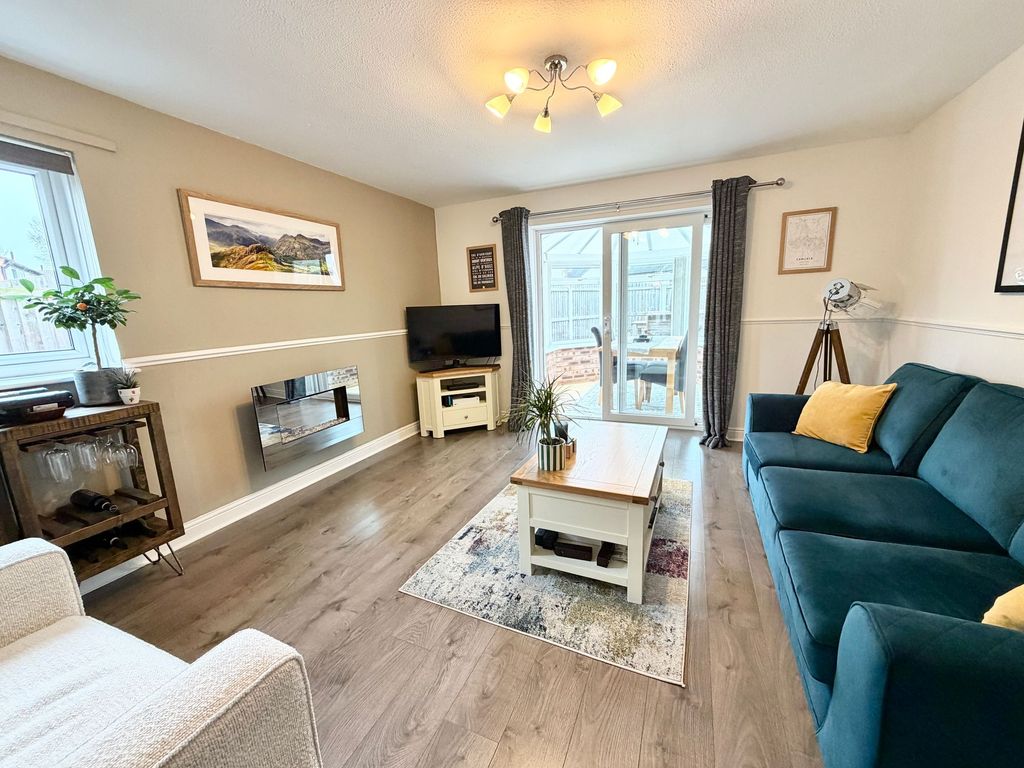 Property photo 2 of 14 Lounge