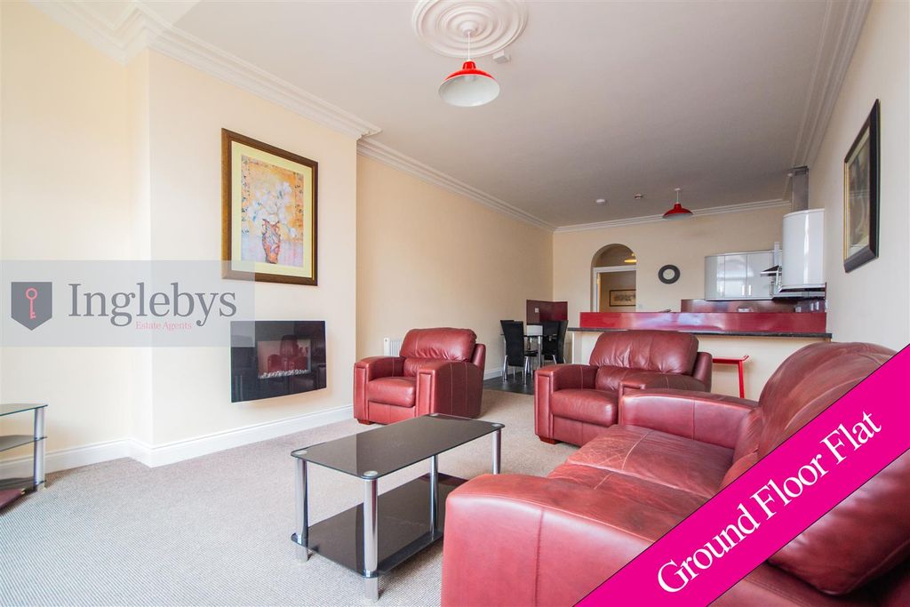 Property photo 2 of 55 Ground Floor Flat