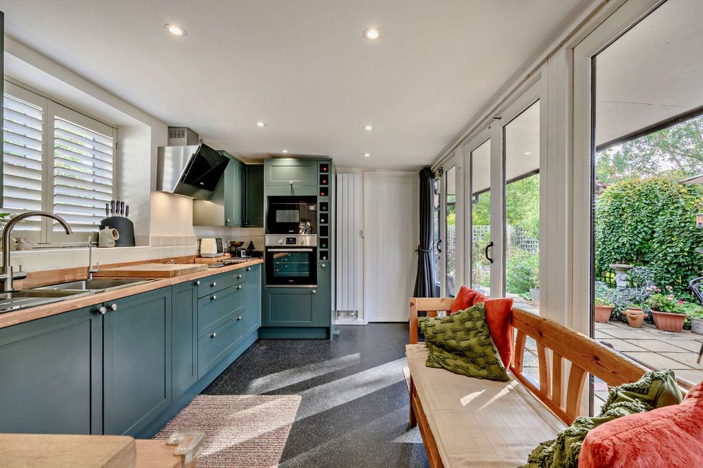 Property photo 2 of 12 Picture No. 16