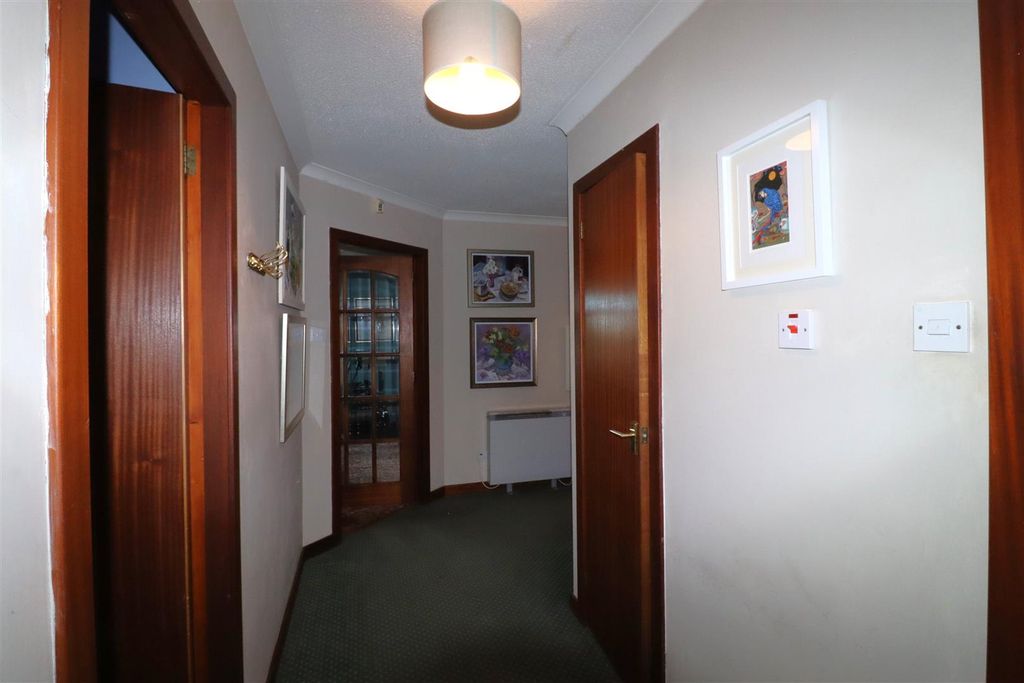 Property photo 2 of 33 Hall.Jpg