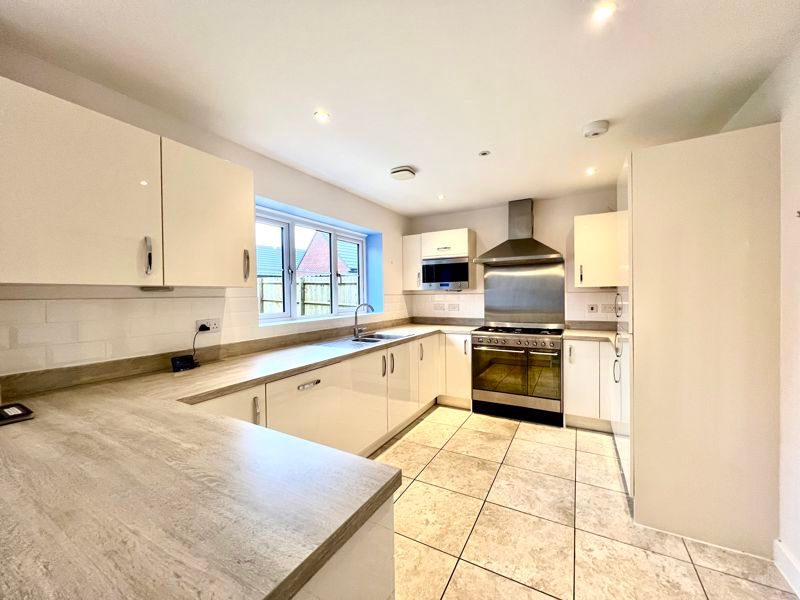 Property photo 3 of 23 Dining Kitchen