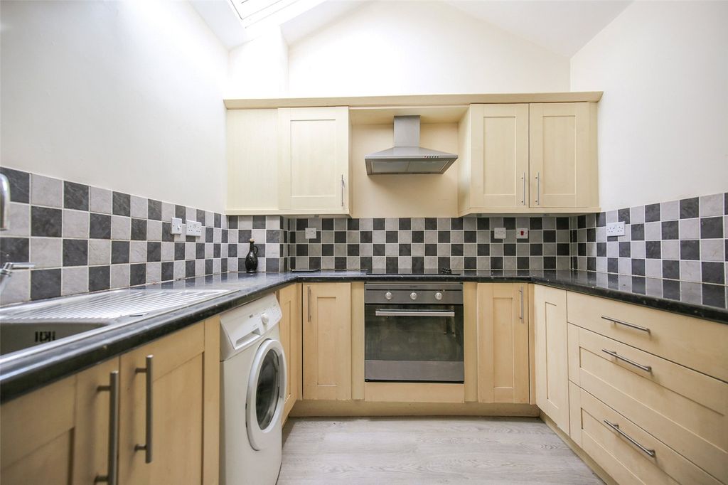 Property photo 3 of 12 Picture No. 04