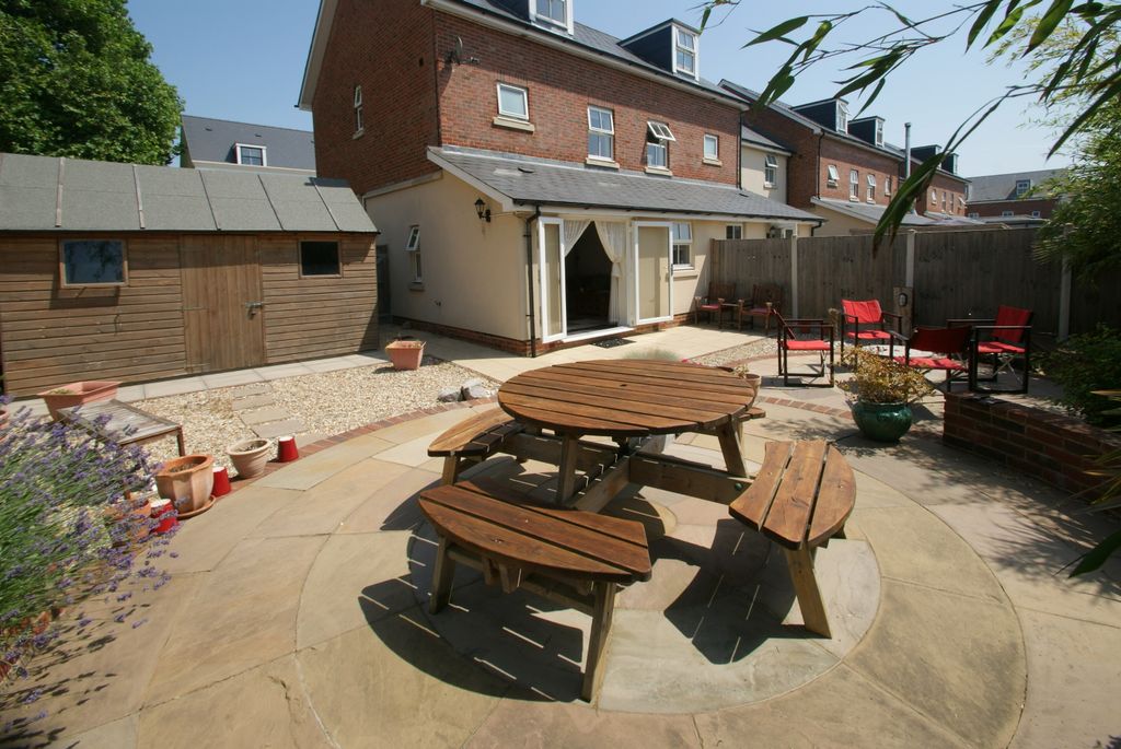 Property photo 2 of 21