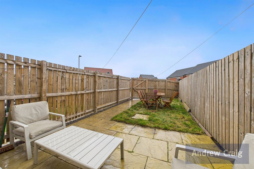 Property photo 3 of 16 Garden