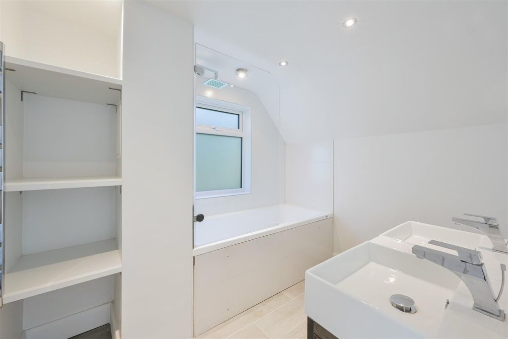 Additional image 19 of 4 bed detached house for saleWoodfield Hill, Coulsdon CR5