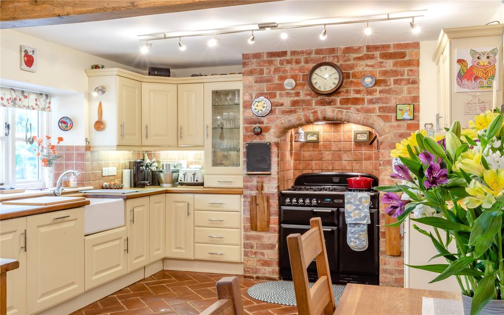 Property photo 3 of 26 Kitchen/Diner