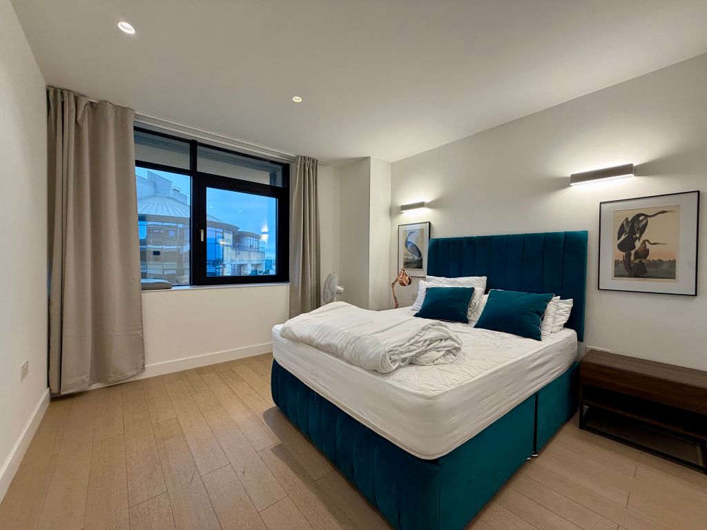 Property photo 3 of 21 Bedroom