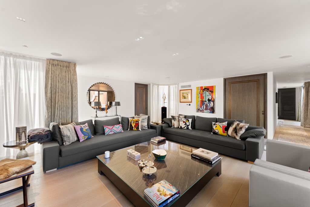 Property photo 3 of 18