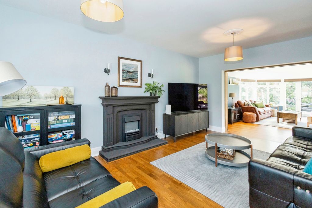 Property photo 2 of 17 Sitting Room