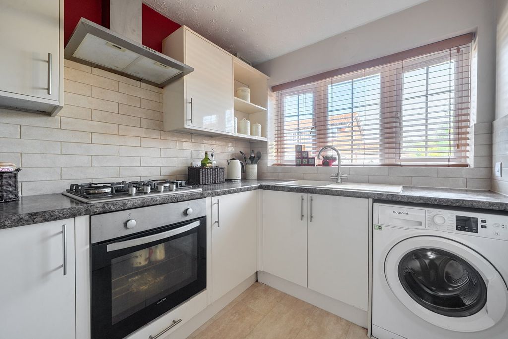 Property photo 3 of 15 Kitchen