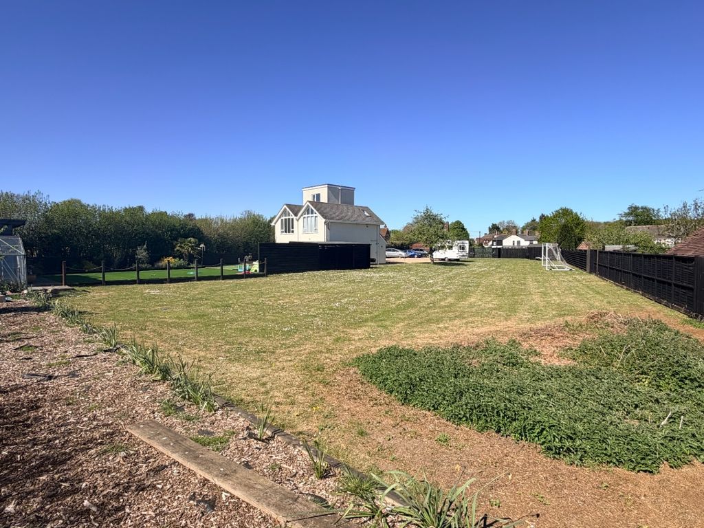 Property photo 1 of 7 5227830