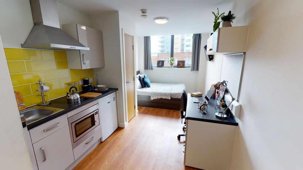 Property photo 2 of 7