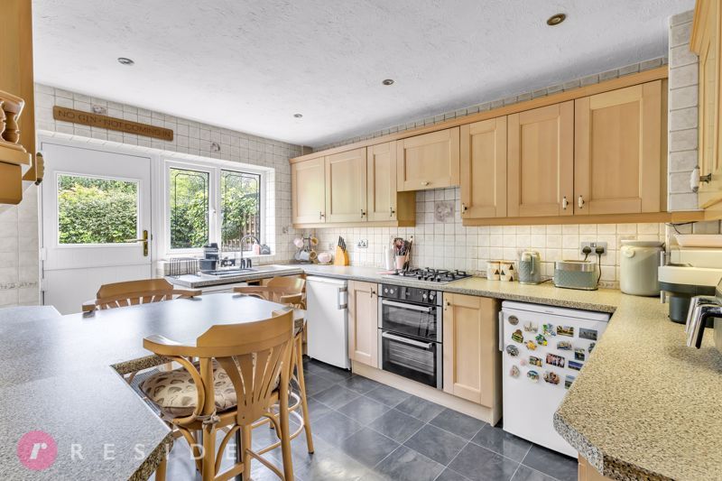 Property photo 3 of 25 Breakfast Kitchen