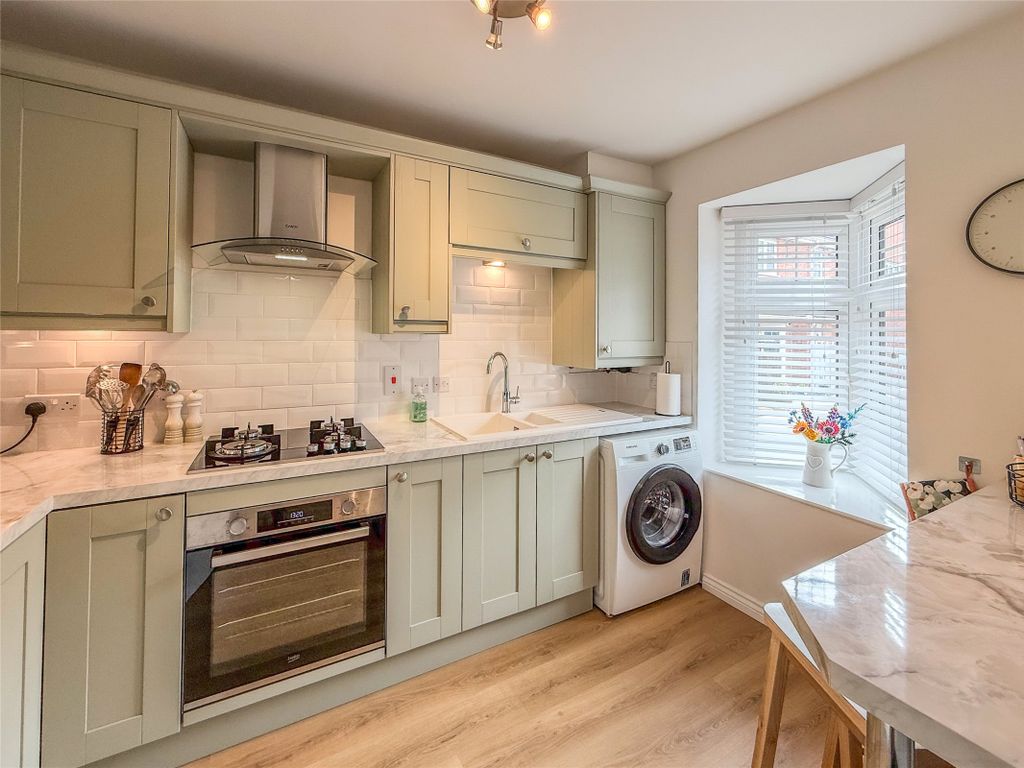 Property photo 3 of 16 Kitchen