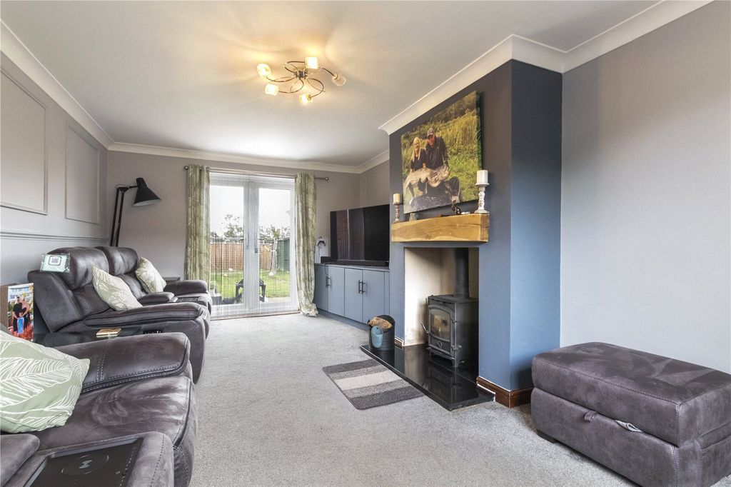 Property photo 2 of 22 Picture No. 15