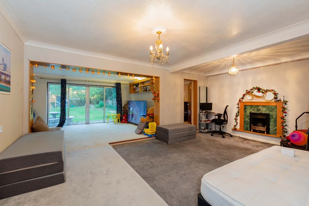 Property photo 3 of 15