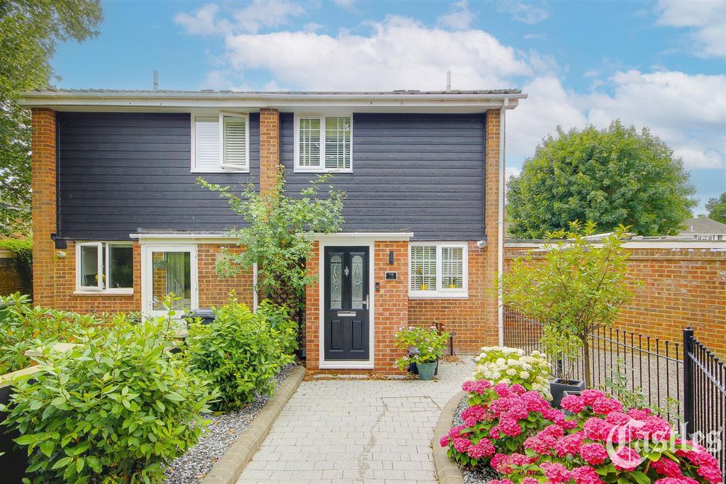Property photo 1 of 32