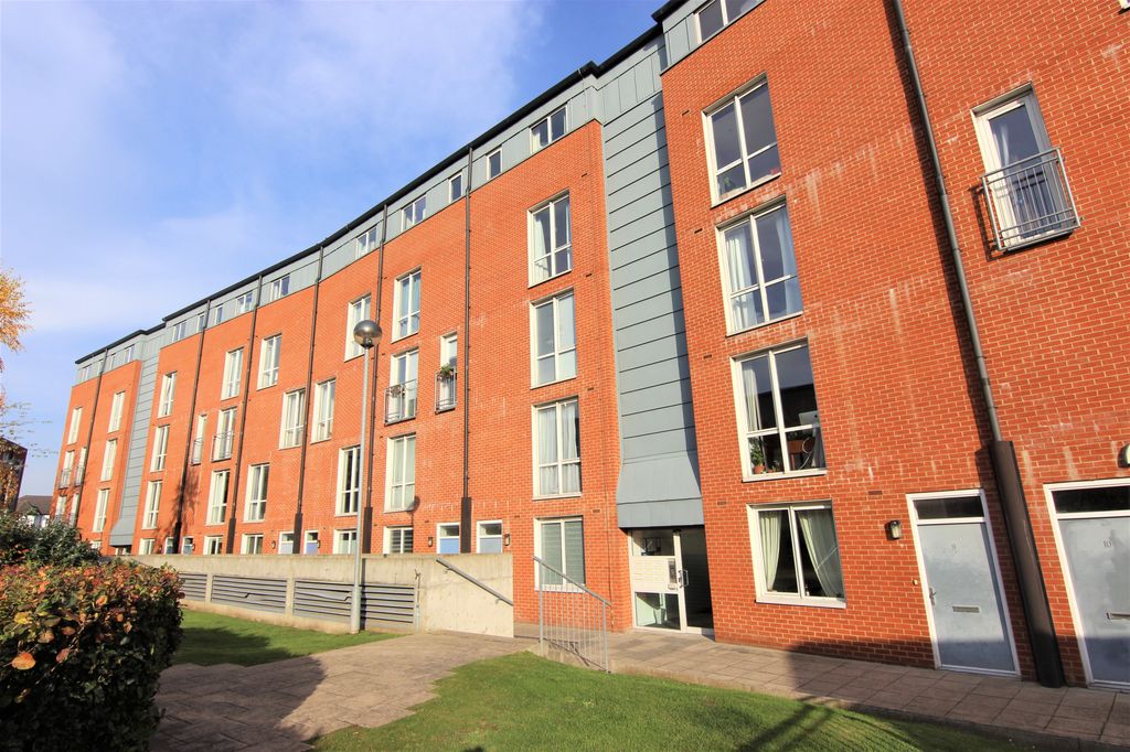 Property photo 1 of 7