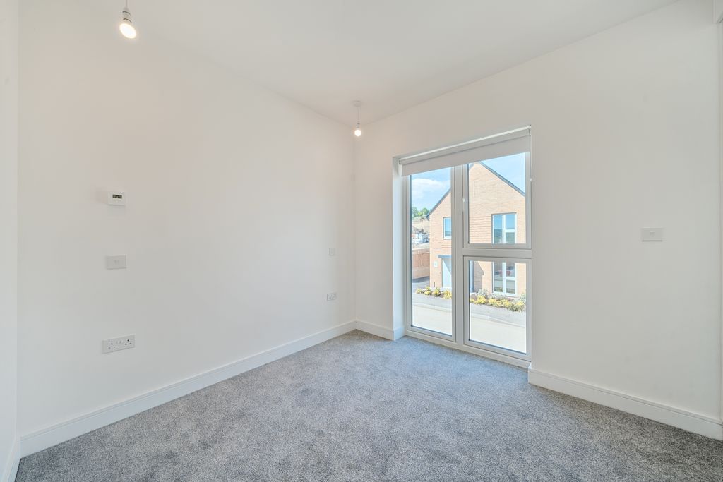 Property photo 3 of 21