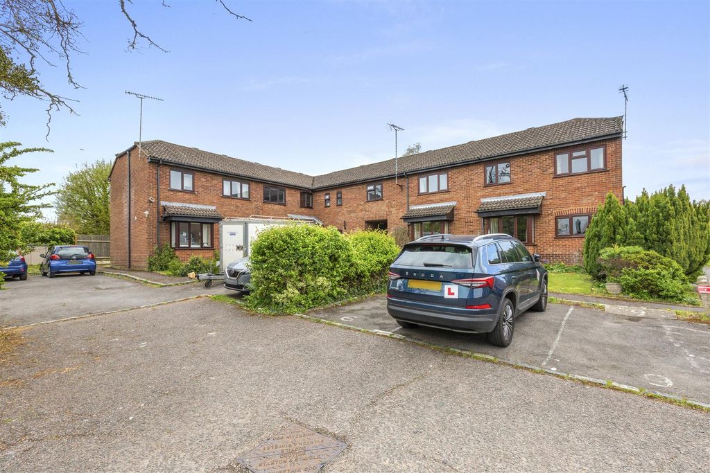 Property photo 1 of 13 Denewood Totteridge Rd-12.Jpg