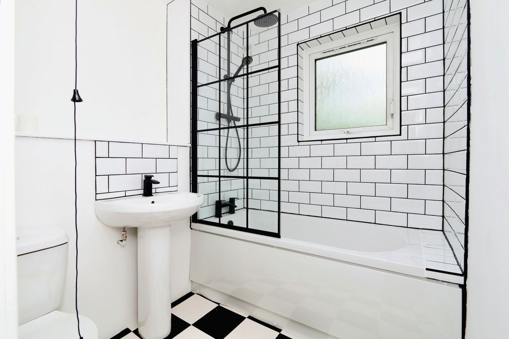 Property photo 2 of 6 2