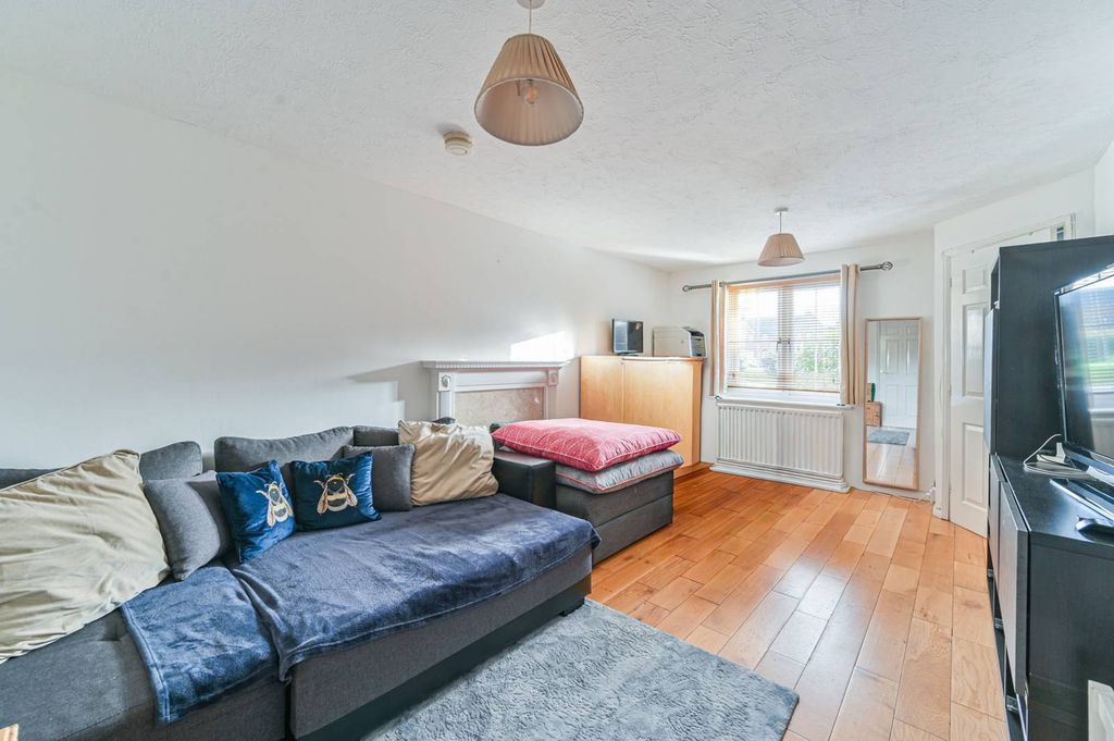 Property photo 1 of 24