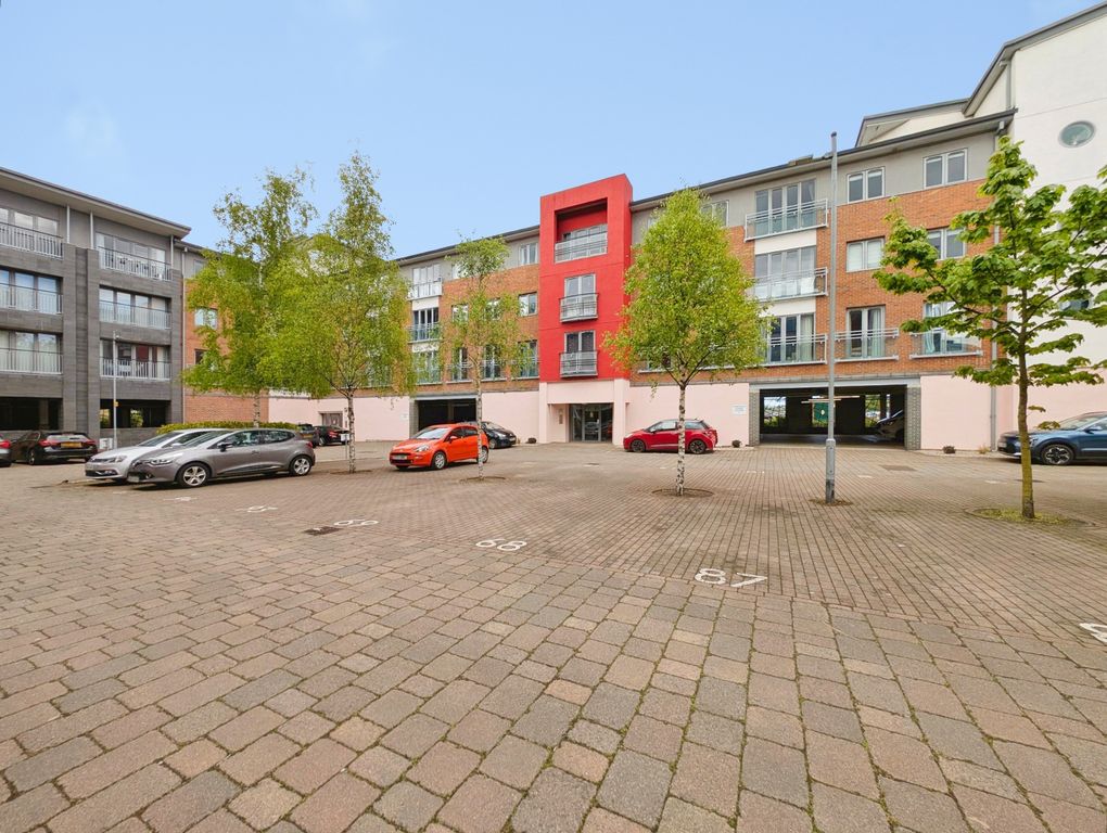 Property photo 3 of 16 Parking