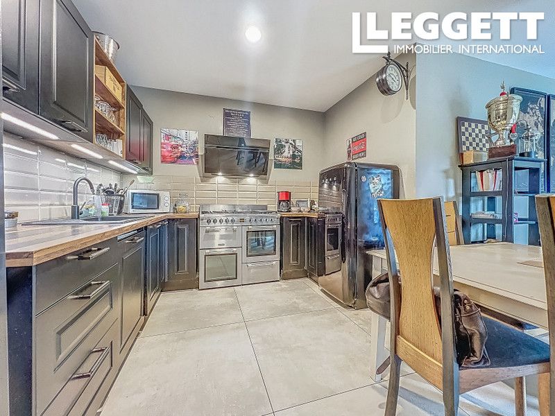 Property photo 3 of 10