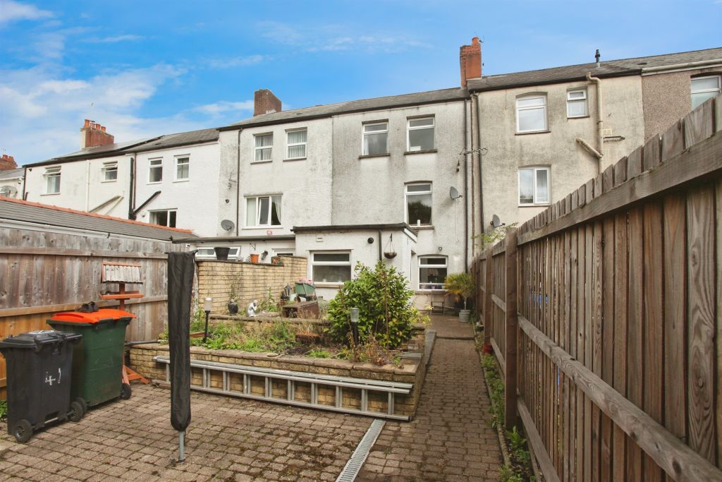 Property photo 1 of 18