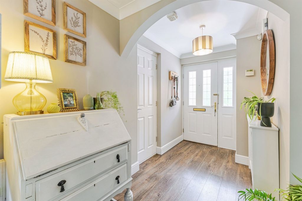 Property photo 2 of 24