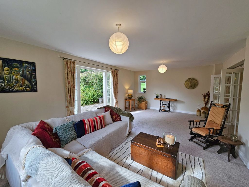 Property photo 2 of 30 5136803