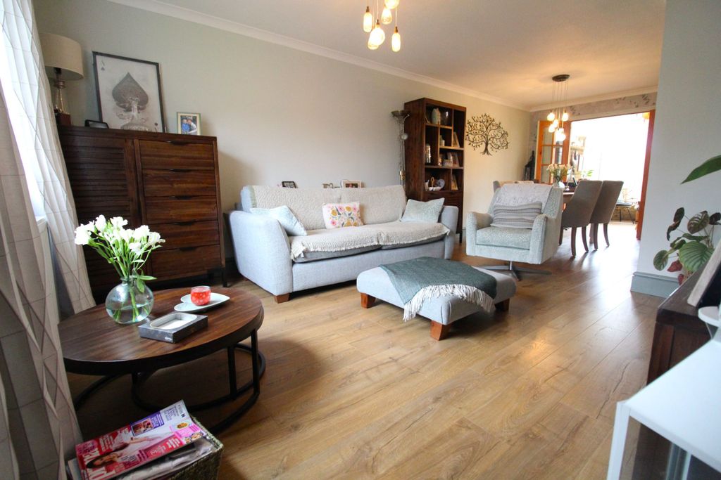 Property photo 2 of 16 Lounge Diner